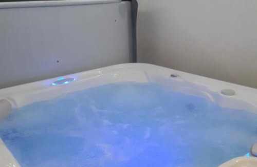 Concarneau Villa | Sittelles lodges cube