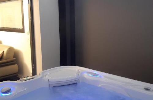 Concarneau Villa | Sittelles lodges cube