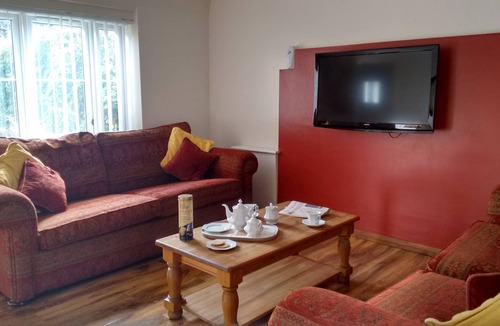 Uckfield Cottage | Situated 3 miles from Uckfield, between the Ashdown Forest and the South Downs