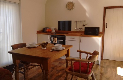 Uckfield Cottage | Situated 3 miles from Uckfield, between the Ashdown Forest and the South Downs
