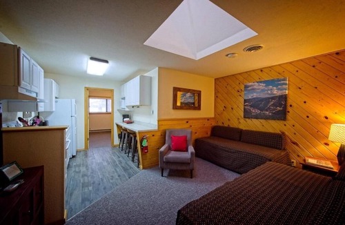 Red River Cabin | Sitzmark Sports