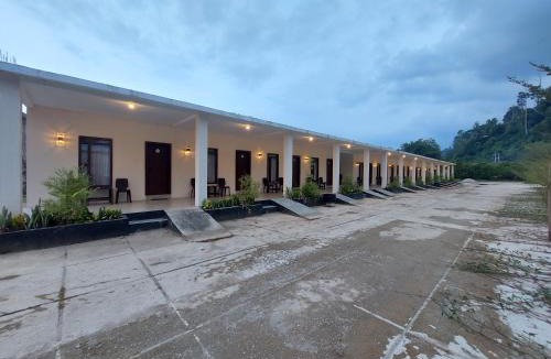 Toinasa Hotel | Siuri Cottages & Restaurant