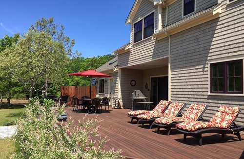 West Tisbury House | SIX BEDROOM COMPOUND W/CENTRAL AIR IN IDYLLIC SETTING