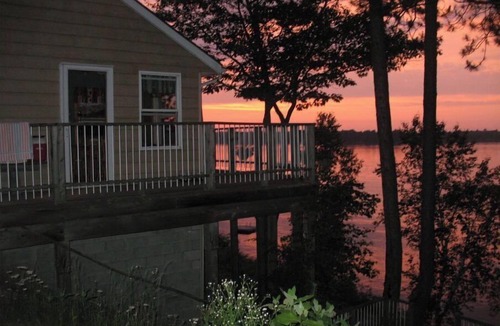 Crystal Beach Cottage | Six bedroom cottage with stunning view of lake