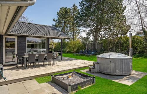 Egsmark Strand House | Six-Bedroom Holiday Home In Ebeltoft