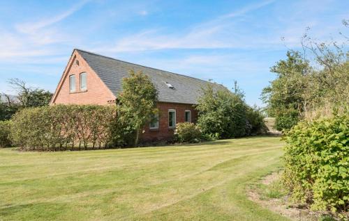 Hvidbjerg House | Six-Bedroom Holiday Home In Thyholm