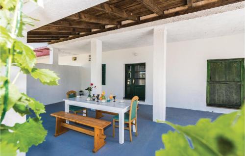 Donje Rastane House | Six-Bedroom Holiday Home In Donje Rastane