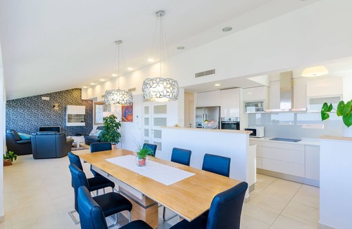 Mlini Villa | Six Bedroom Villa with Terrace and Swimming Pool