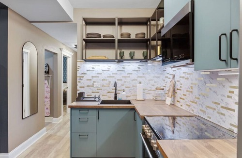 Wrigleyville Condo | Six-Bedrooms in Wrigleyville