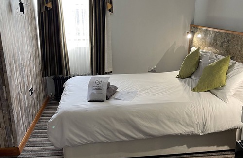 Enfield Hotel | Six Bells Hotels