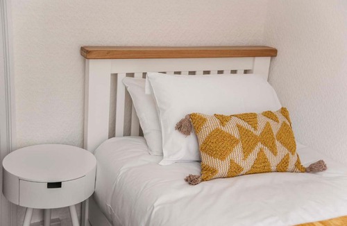 Six Bells House | Six Bells Retreat