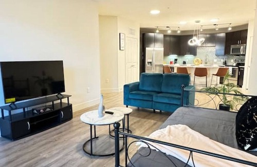 Wetmore Apartment | @Six Flags, La Cantera & Dining: Your Perfect Base