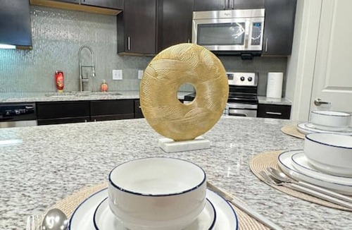 Wetmore Apartment | @Six Flags, La Cantera & Dining: Your Perfect Base