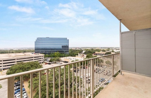 Wetmore Apartment | Six Flags/The Rim - Chic Modern Studio, King Bed