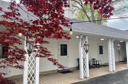 Sandusky Cabin | Six miles from Lake Erie Ferries, Pet Friendly Private Room with Bath