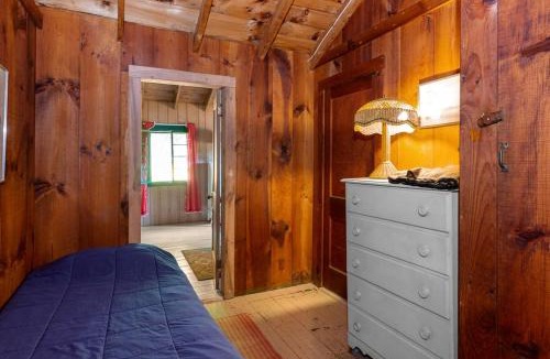 Lyme House | Six Person Cabin Rental on a Lake in the Upper Valley of New Hampshire
