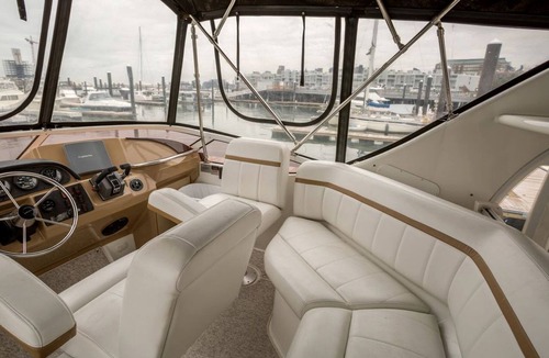 Thompson Square - Bunker Hill Boat Rental | Six-Person Luxury Yacht Rental in the Boston Harbor of Massachusetts