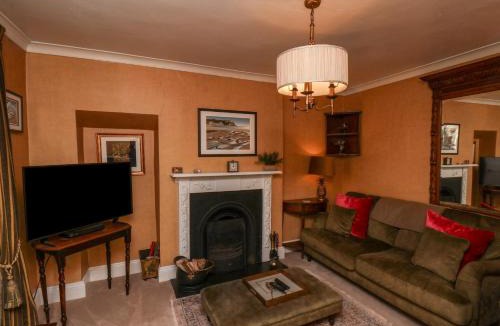 Pickering House | Sixpence Cottage