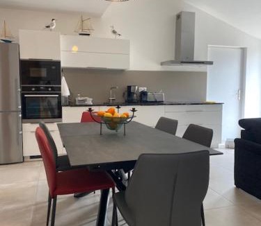 La Gueriniere House | SixTer