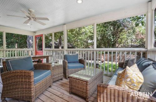 Brentwood House | Sizable Screened in Porch w Luxury Kitchen and Bath