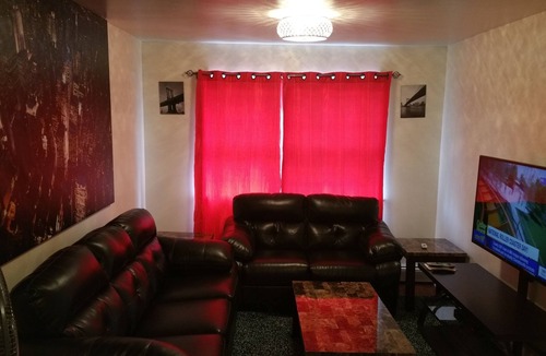 Bedford-Stuyvesant Apartment | Size and comfort!