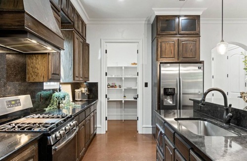 Fort Worth House | Sizzle & Soak: HotTub w/Outdoor Kitchen + Grill