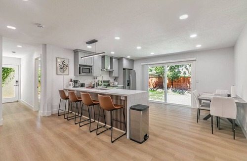 East San Jose House | SJ Luxe 4BR Home | Sleeps 10