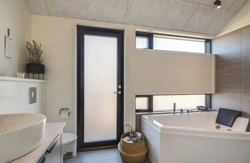 Vrist Strand House | Skønt Feriehus med god Beliggenhed. Tæt på hav