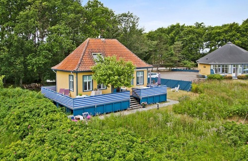 Nyborg Cottage | Skaerven Beachfront Cottage