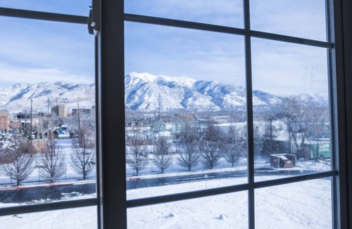 Ogden House | Ski at Snowbasin/Powder Mountain - 25th Street Historic Ogden