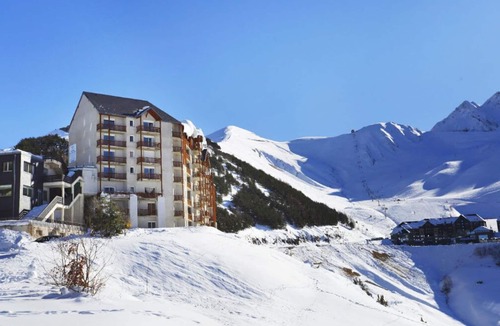 Germ Apartment | Ski aux pieds | Studio/4 confortable | Piscine