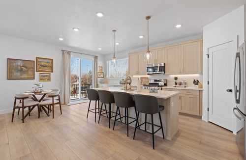 Midvale House | Ski Basecamp Cozy Modern Minutes to Everything