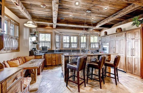 Four O'Clock House | Ski Bridge Lodge-Luxury Private Home-Great Views-Hot Tub!