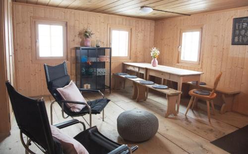 Vaz-Obervaz Ski Chalet | Ski cabin for 10 people right on slopes