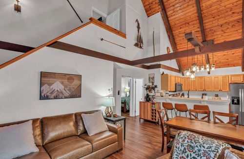 Beech Mountain Ski Chalet | Ski Chalet at Beech Mountain with Hot Tub