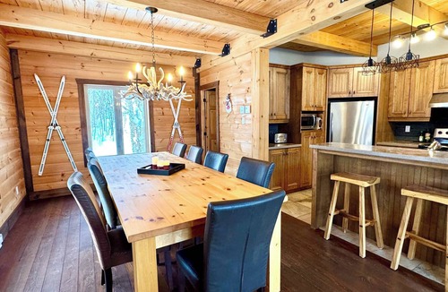 Saint-Philemon Ski Chalet | Ski Chalet | Mountain and Spa | Chalet Heritage