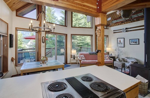 Snoqualmie Pass Ski Chalet | Ski chalet with mountain views.