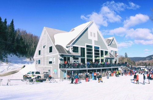 Notre-Dame-Auxiliatrice-de-Buckland Apartment | Ski Condo | Condo Mont du Midi 64