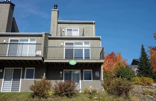 Notre-Dame-Auxiliatrice-de-Buckland Apartment | Ski Condo | Mont du Midi 56