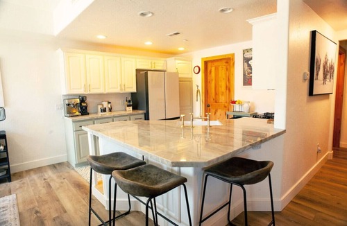 Kimball Junction Condo | Ski Condo w In Unit Sauna, Remodeled Luxury