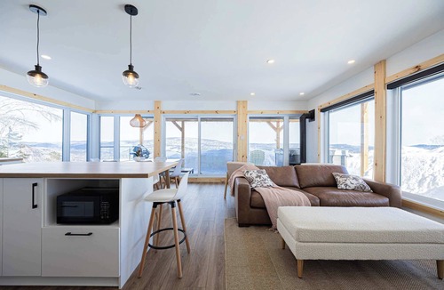 Saint Come Condo | Ski Condo with Spa | Mountain | La Boheme