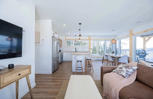 Saint Come Condo | Ski Condo with Spa | Mountain | La Boheme