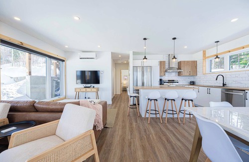 Saint Come Condo | Ski Condo with Spa | Mountain | La Boheme