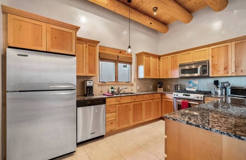 North Hills Villa | Ski Discounts! Bishop`s Lodge Villa, Hiking, Views