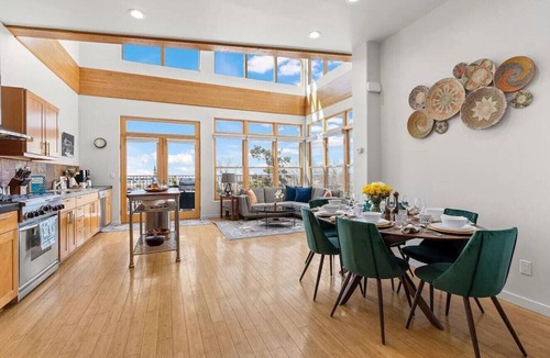 South Capitol Apartment | Ski Discounts! Modern Comfort Loft with Stunning Views by Railyard!