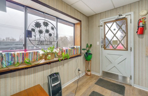 Clarkston Apartment | Ski, Explore, Bring Pets! Studio 5 Mi to Pine Knob