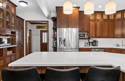 Minerva House | Ski Gore (15 Min) Private Waterfront + Treehouse + Hot Tub