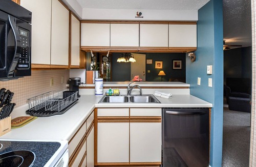 McHenry House | Ski Harbor 40 | Lake Access, Community Pool!
