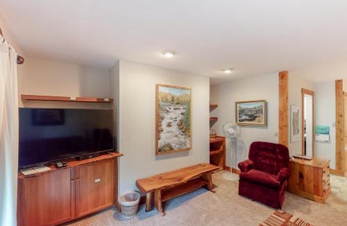 Warren Apartment | Ski Hike Getaway