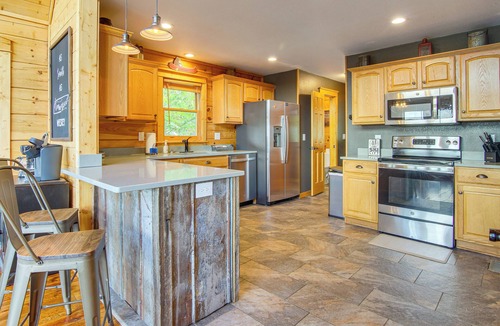 Wolf Laurel Cottage | Ski & Hike: Mars Hill Mountaintop Cabin w/Views